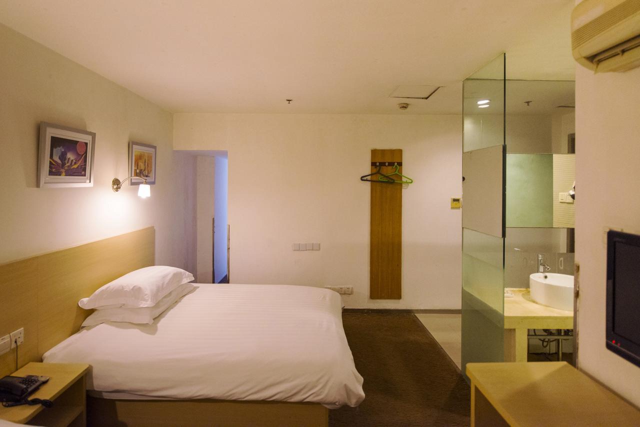 Motel Shanghai Sinan Road Экстерьер фото
